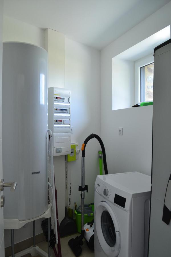 Appart Hotel La Gacilly-Centre Ville-Spa-Parking מראה חיצוני תמונה